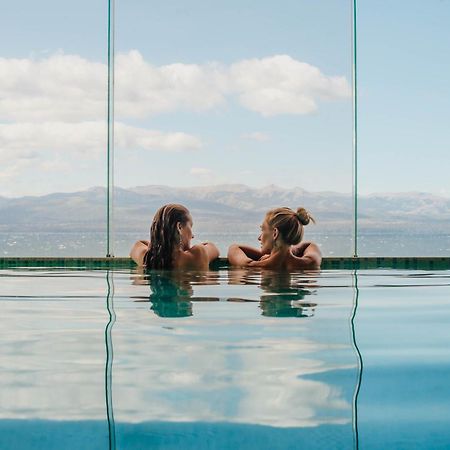 Alma Del Lago Suites & Spa Сан-Карлос-де-Барілоче Екстер'єр фото Infinity pool