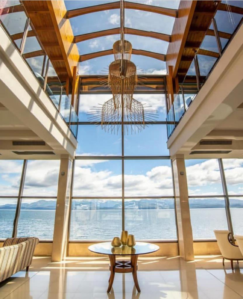 Alma Del Lago Suites & Spa Сан-Карлос-де-Барілоче Екстер'єр фото The interior of the hotel