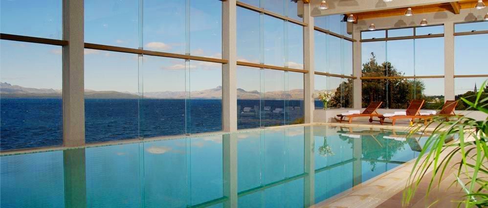 Alma Del Lago Suites & Spa Сан-Карлос-де-Барілоче Екстер'єр фото The pool at the hotel