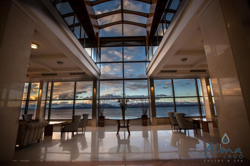 Alma Del Lago Suites & Spa Сан-Карлос-де-Барілоче Екстер'єр фото Interior of the hotel