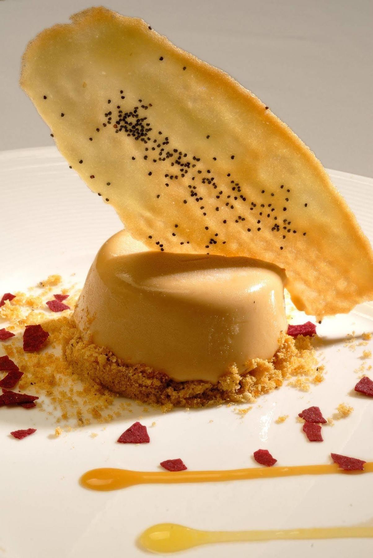 Alma Del Lago Suites & Spa Сан-Карлос-де-Барілоче Екстер'єр фото A semifreddo dessert
