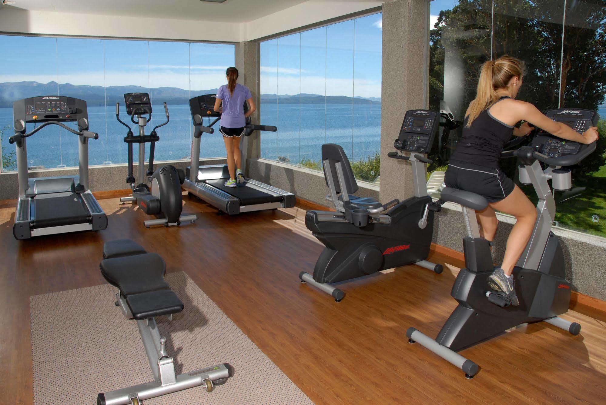 Alma Del Lago Suites & Spa Сан-Карлос-де-Барілоче Екстер'єр фото A gym