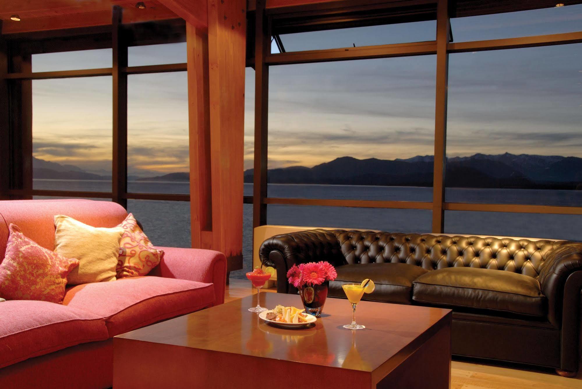 Alma Del Lago Suites & Spa Сан-Карлос-де-Барілоче Екстер'єр фото The Living Room at the Hotel