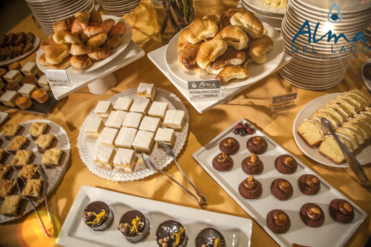 Alma Del Lago Suites & Spa Сан-Карлос-де-Барілоче Екстер'єр фото A selection of desserts