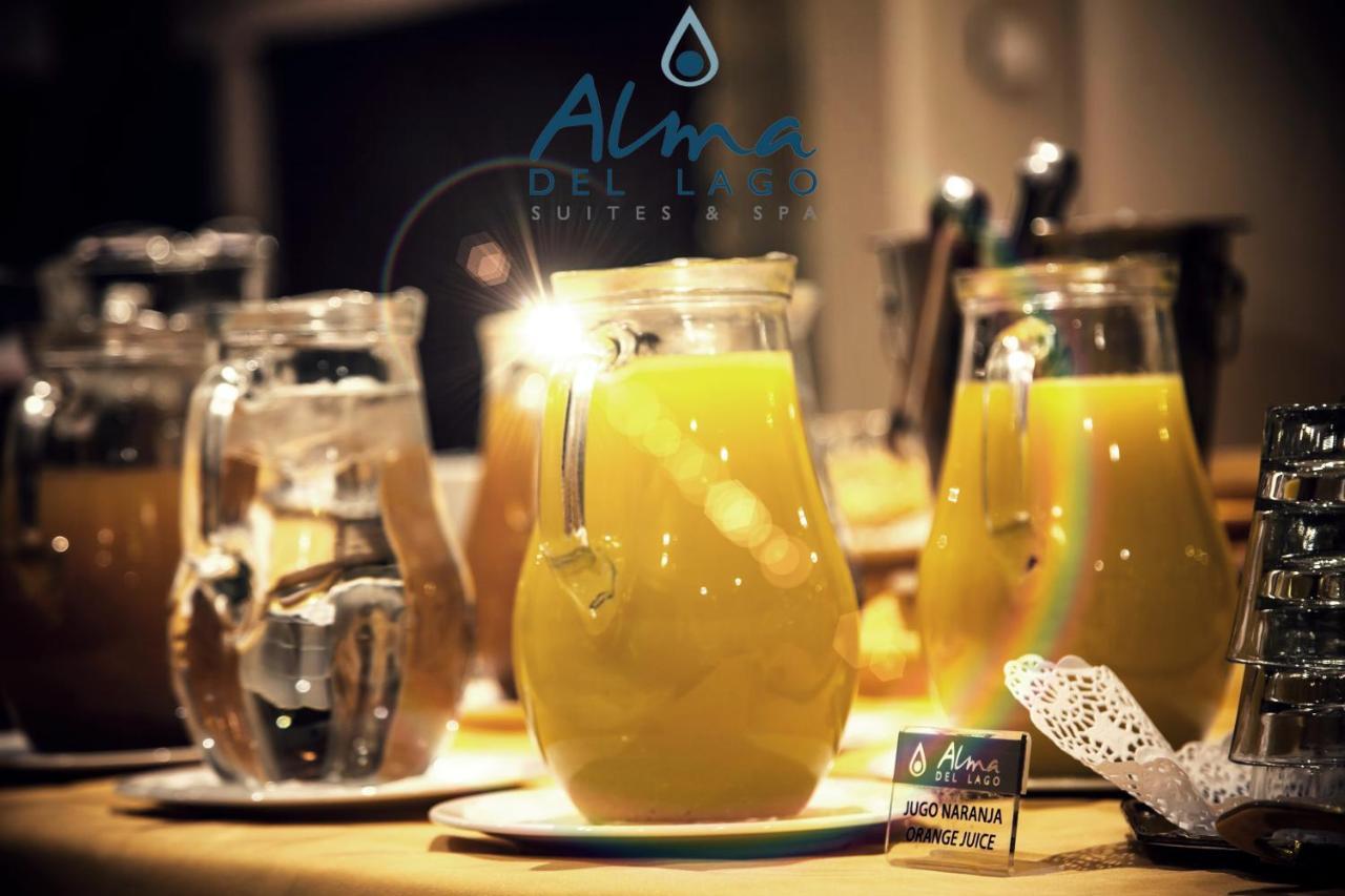 Alma Del Lago Suites & Spa Сан-Карлос-де-Барілоче Екстер'єр фото A pitcher of lemon juice